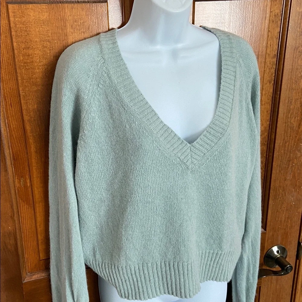 Odd Molly V Neck Baby Alpaca Soft Green with ruffle cuffs Designer Large (3) - Picture 2 of 12
